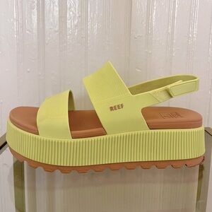 Reef Sandal: water Vista higher